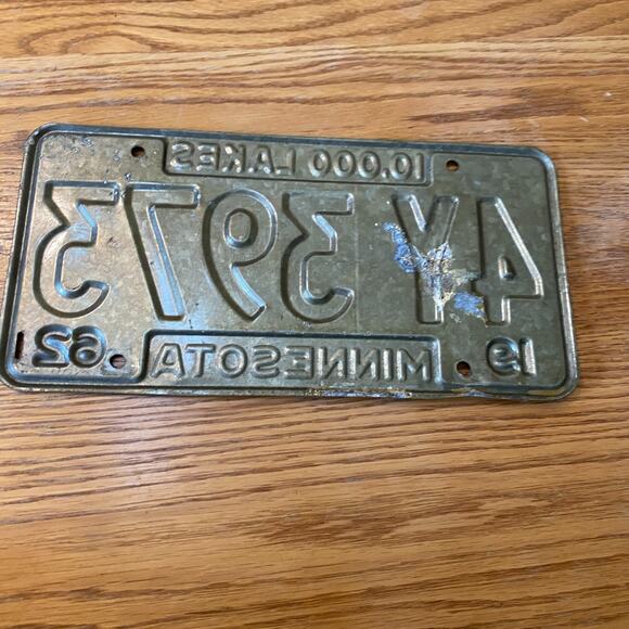Vtg. 1962 Minnesota License Plate "4Y 3973" Land of 10,000 Lakes Man Cave Decor - Picture 4 of 5